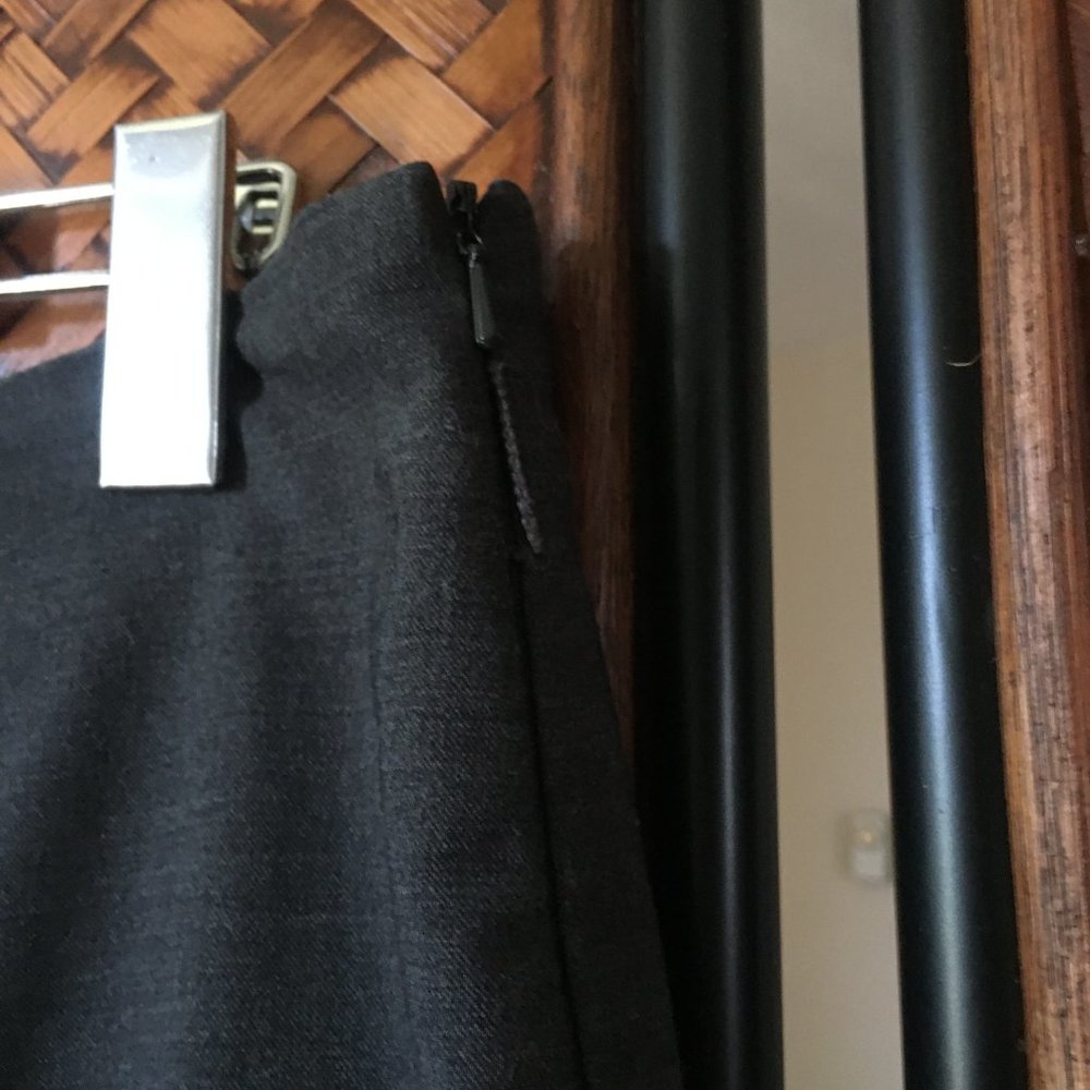 H&M Charcoal Grey Fall Kick Pleated Career Skirt US 8 Office Siren - Picture 6 of 12
